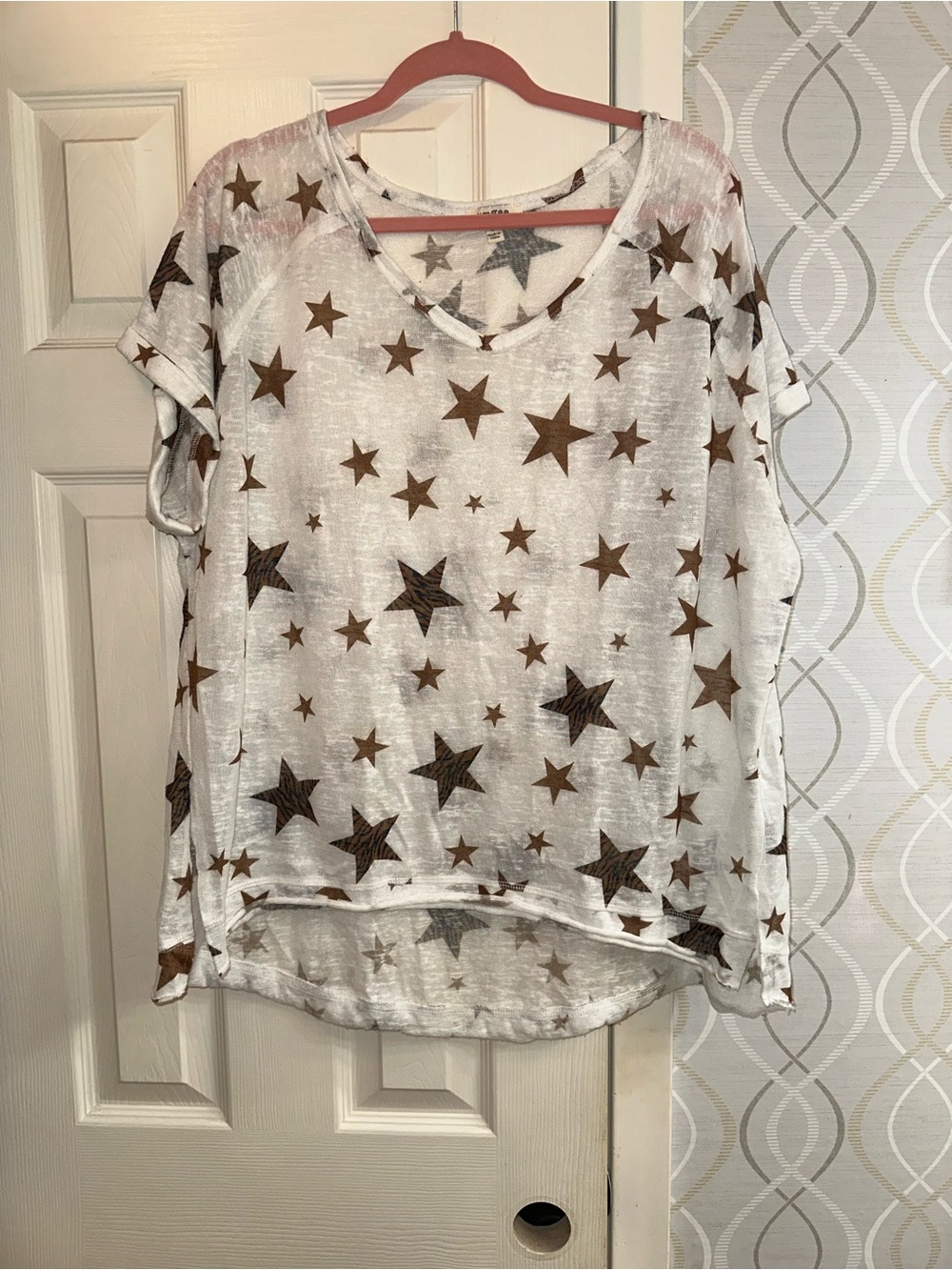 Women’s White Star-Print V-Neck Top - Animal print and Brown Stars